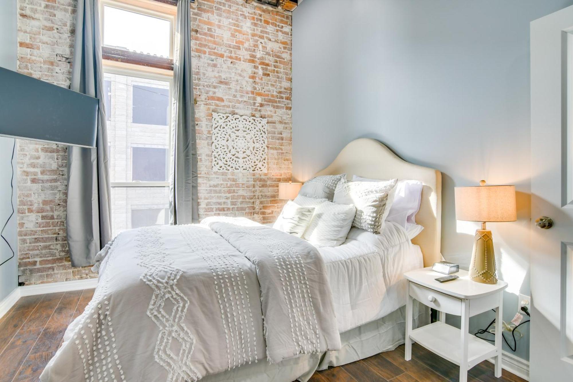 Dtwn Loft In The Heart Of Monett Pets Welcome! エクステリア 写真