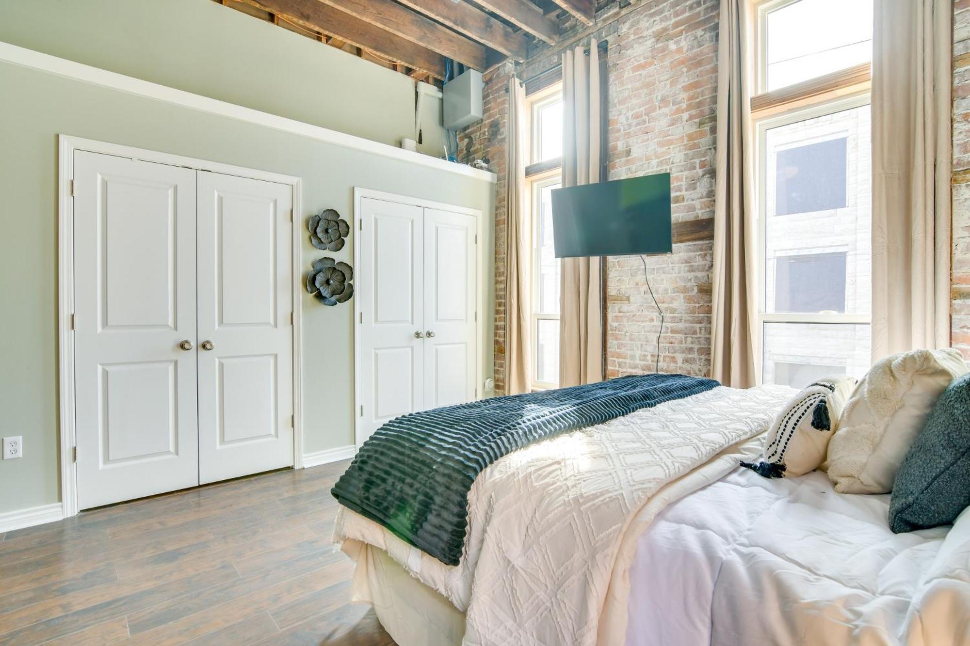 Dtwn Loft In The Heart Of Monett Pets Welcome! エクステリア 写真