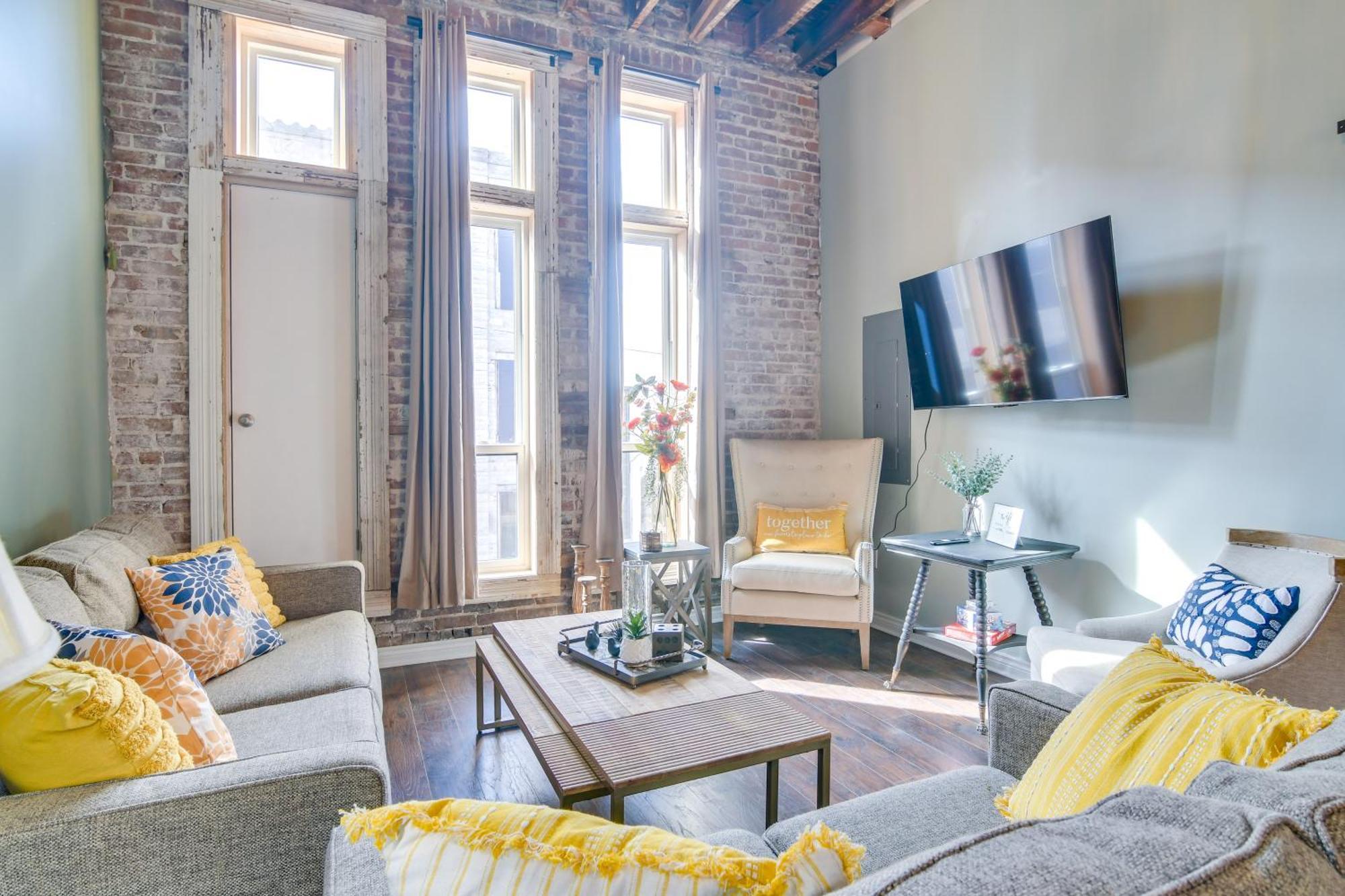 Dtwn Loft In The Heart Of Monett Pets Welcome! エクステリア 写真